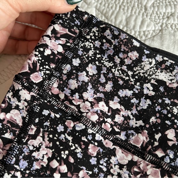 Lululemon - Pace Rival Crop 22" - Floral Spritz Multi / Black - Picture 8 of 15